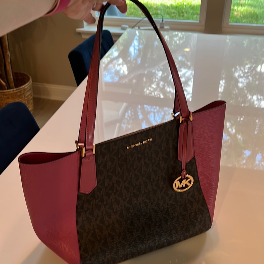 Medium logo, Michael Kors tote bag
